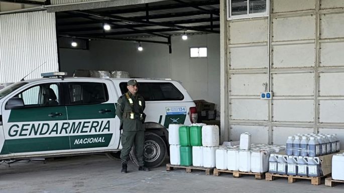 Allanaron y clausuraron empresas de agroquímicos en Pozo del Molle