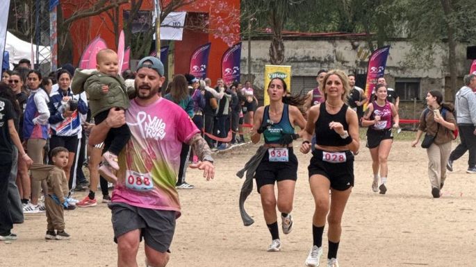 Más de 500 corredores participaron de la Media Maratón Rosa del Bicentenario