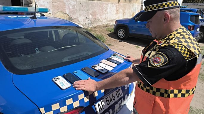 Controlaron un vehículo y hallaron 11 celulares de origen sospechoso