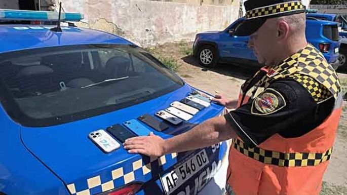 Una infracción derivó en  el secuestro de 11 celulares
