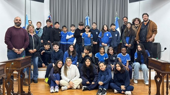 Estudiantes del colegio José Ingenieros en la Casona