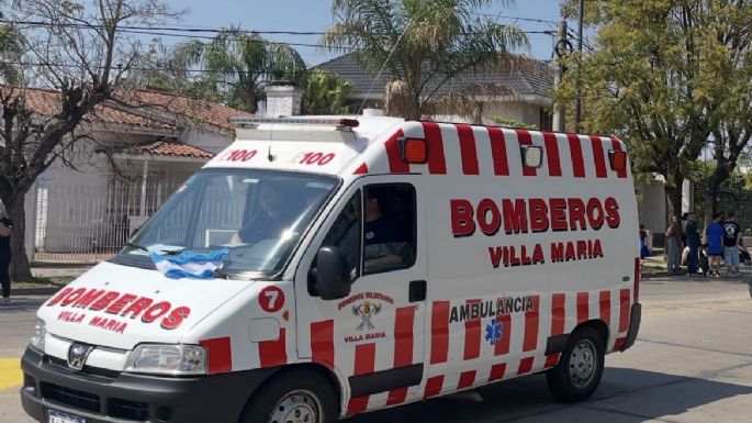 Accidente entre una camioneta y una moto: un joven fue trasladado al Pasteur