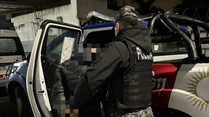 Violó una restricción de acercamiento y dañó una ventana de la casa de su expareja