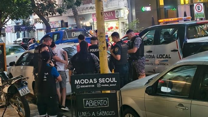 Dos jóvenes aprehendidos tras robar prendas en Rosetti