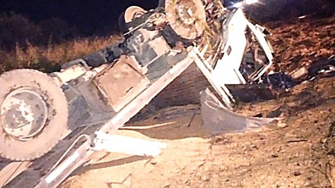 Murió el conductor de un auto tras chocar contra un camión