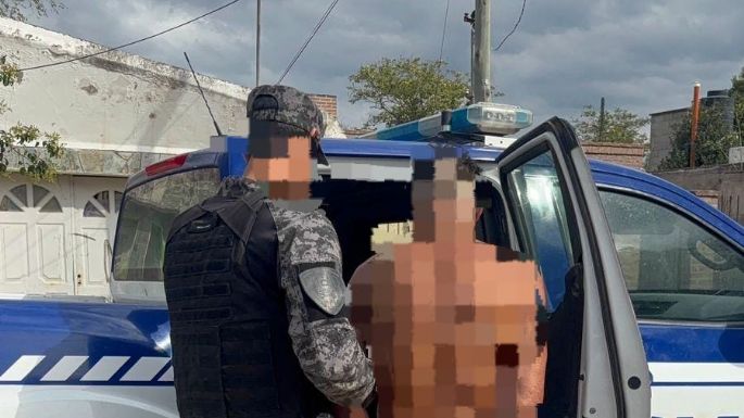 Amenazaron con un arma a un joven para robarle, y después quisieron sobornar a policías