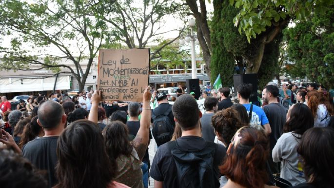 Marcha en Plaza Centenario contra la reforma laboral