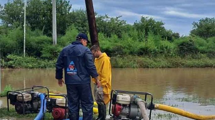 Trabajan en zonas afectadas por un fuerte temporal