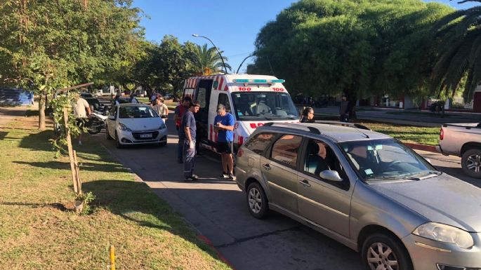 Violencia tras un choque menor en Villa María: un hombre terminó con lesiones en el rostro