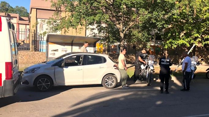 Lo insultó y lo noqueó luego de un accidente