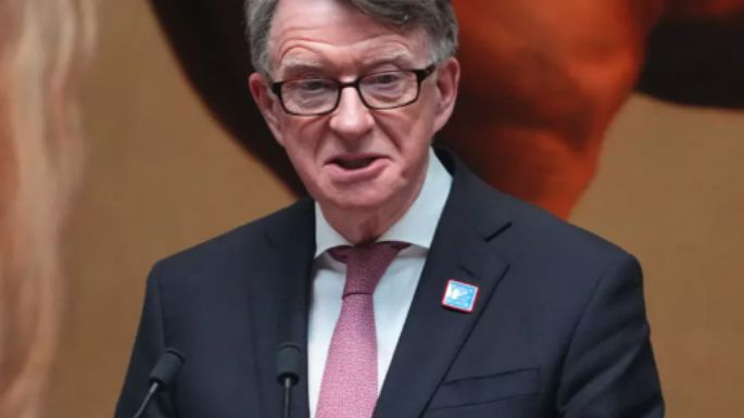 Arrestaron a exembajador británico en Estados Unidos