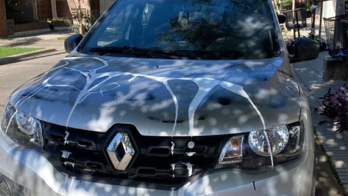 Así le dejaron el auto a una vecina en el barrio Santa Ana