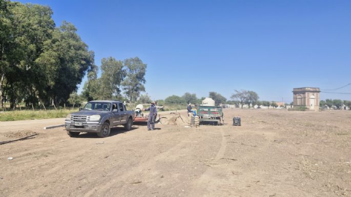 Avanza el cerramiento del nuevo predio deportivo de barrio Las Acacias