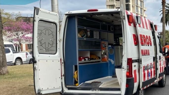Cordón sanitario hasta el Pasteur para trasladar a un hombre que tuvo un paro cardiorrespiratorio