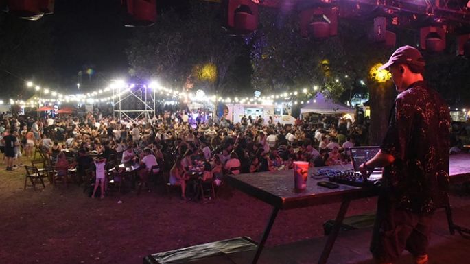 Sexta noche, con un poco menos de público