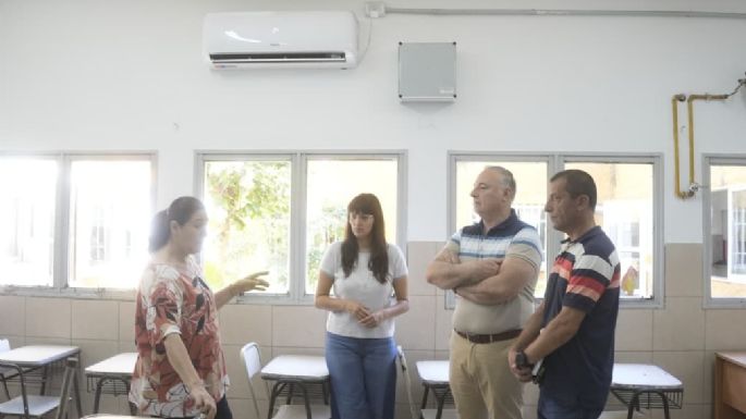 Trabajan en más de veinte centros de enseñanza pública