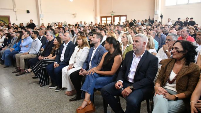 Accastello hizo anuncios y viajará a China por inversiones