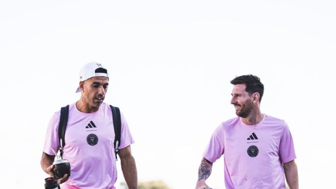 Messi va por su gol 900