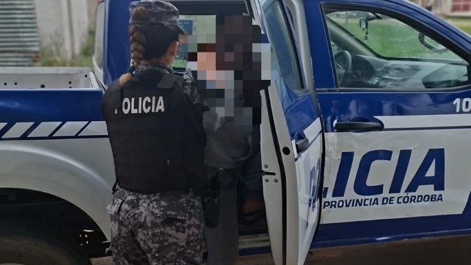 Una mujer detenida por dañar el alambrado de una obra para ingresar
