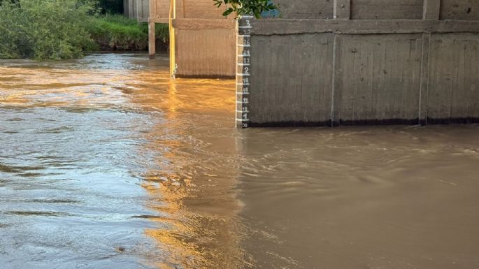 Creció el nivel del río y piden precaución