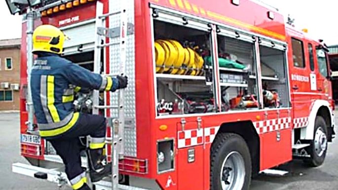 Jóvenes heridos en un choque y dos incendios