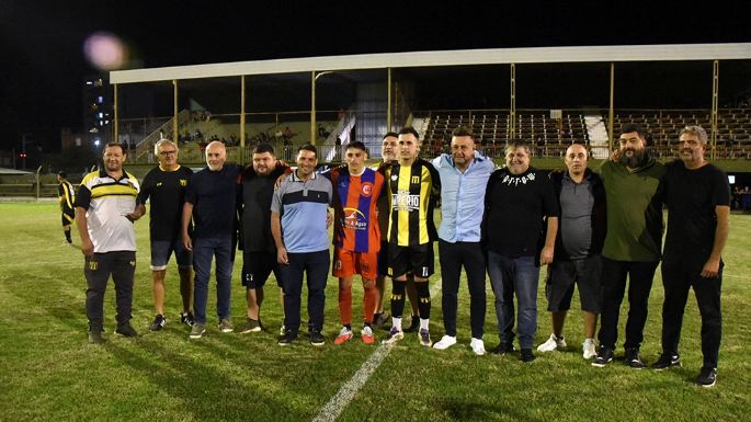 Hay inauguración en Villa Nueva y ponen primera los campeones
