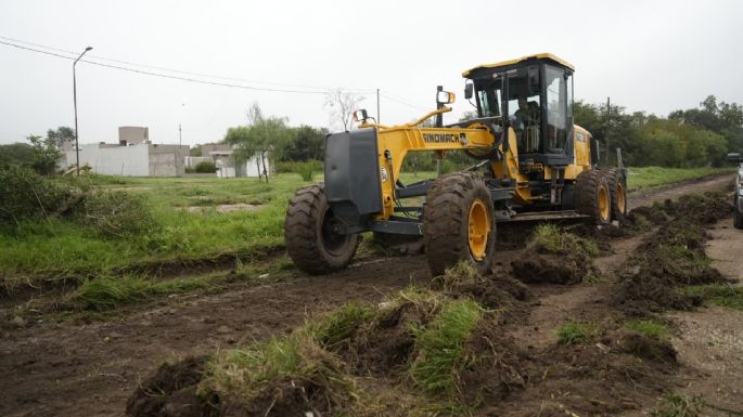Intensifican trabajos en calles de tierra tras las lluvias