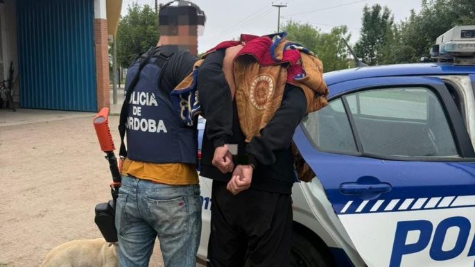 Allanaron tres casas y detuvieron a dos jóvenes por robos