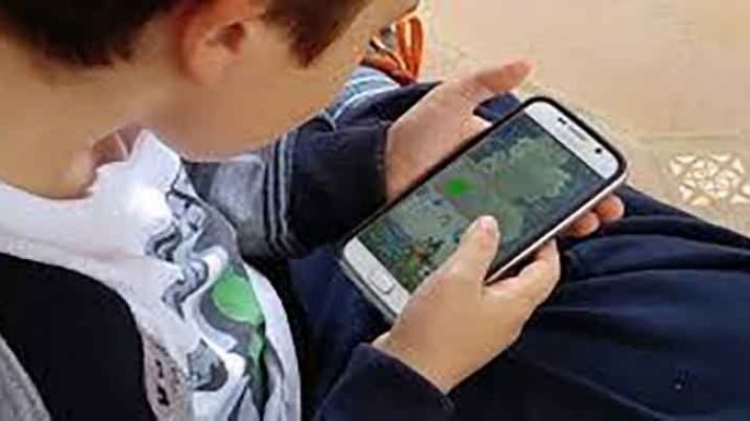 Habrá “pacto parental” para el uso de celulares