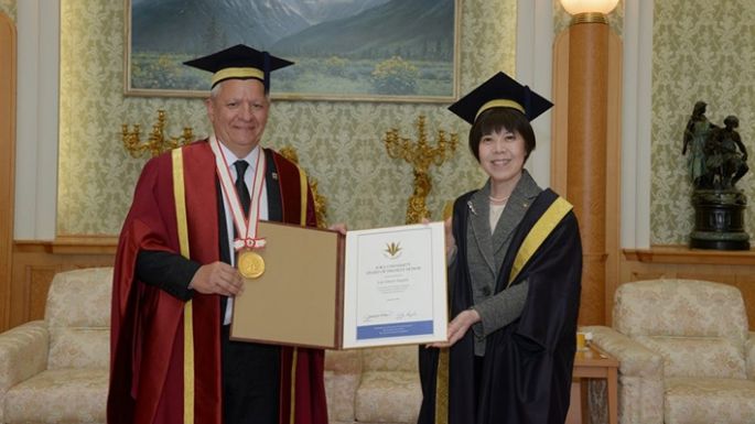 El rector Negretti fue distinguido en Tokio