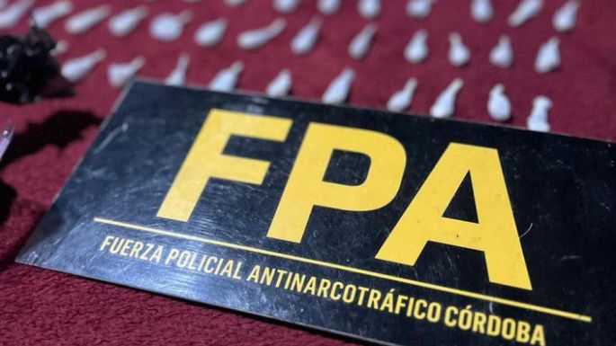 Pareja detenida con 683 dosis de drogas