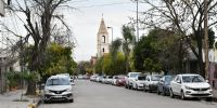 La arteria, de 19 cuadras irregulares e interrumpidas, nace en Buenos Aires y termina en Elpidio Torres, en barrio Ramón Carrillo. Atraviesa tambien los barrios Belgrano, Almirante Brown y Centro