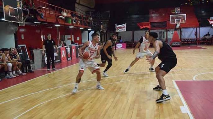 Unión y Sarmiento siguen firmes