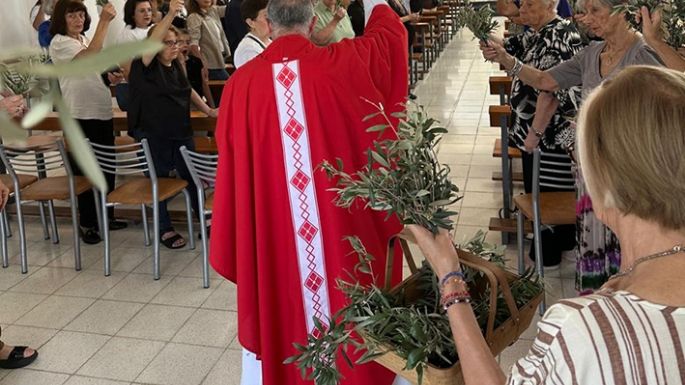 Emotiva misa de Ramos en la Iglesia Catedral