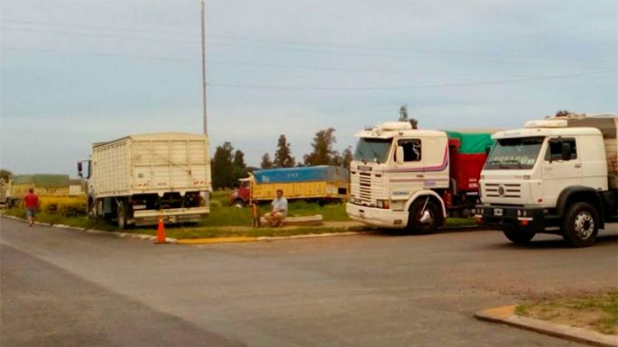 Paro de transportistas en la región ante el aumento del gasoil