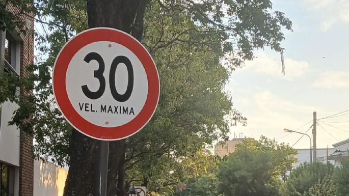 Avanzan los trabajos de la señalización por los nuevos límites de velocidad