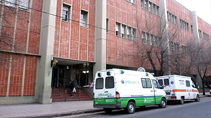 Atropelló a su pequeña hija al sacar el auto de la cochera