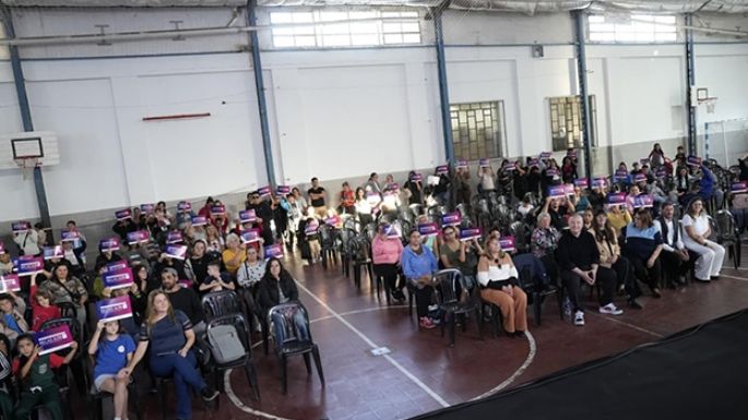 Se entregaron otras 200 becas