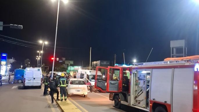 Cuatro motociclistas heridos tras dos caídas y un choque en la Villa