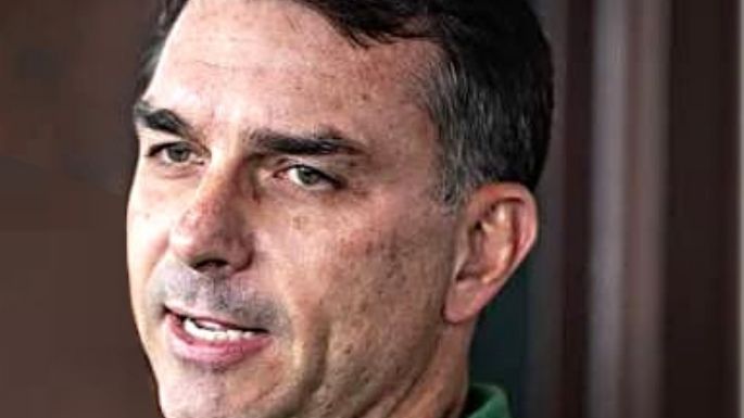 El Supremo Tribunal ordenó investigar a Flavio Bolsonaro