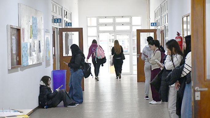 Luz encendida y aulas abiertas