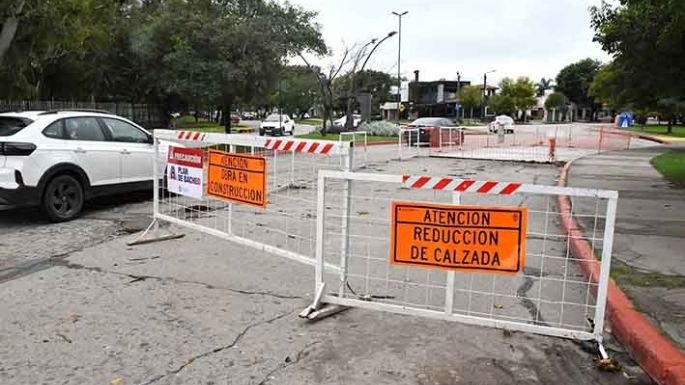 Ya reparan el bulevar Sarmiento, pero los comerciantes...