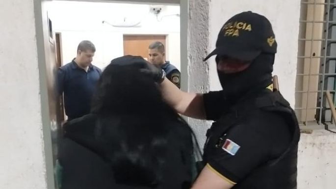 Dos detenidos y secuestro de cocaína tras un allanamiento en barrio Las Playas