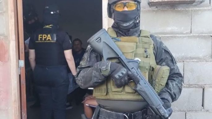 Dos detenidos y secuestro de cocaína tras un allanamiento en barrio Las Playas