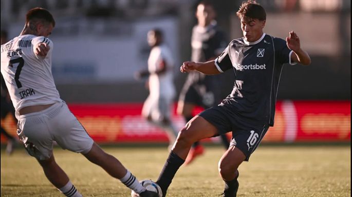Deportivo Riestra sorprendió al Rojo