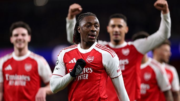 Arsenal volvió a la victoria y la cima