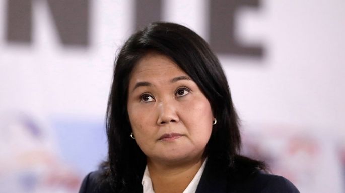 A la segunda vuelta, la derechista Fujimori y el izquierdista Sánchez