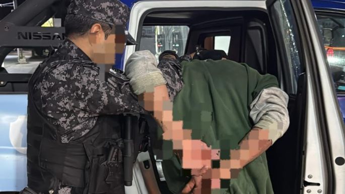 Vecinos alertaron por un joven circulando sobre los techos
