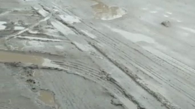Lluvias complican calles de tierra y vecinos reclaman respuestas en distintos barrios