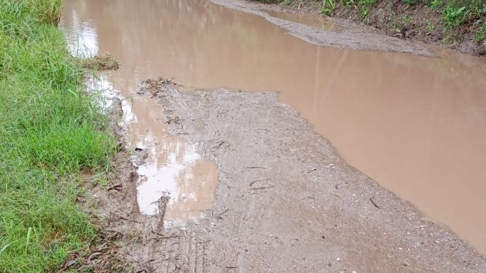 Tras varios días de lluvia, vecinos de barrio Arbolada 1 vuelven a reclamar por el estado de las calles
